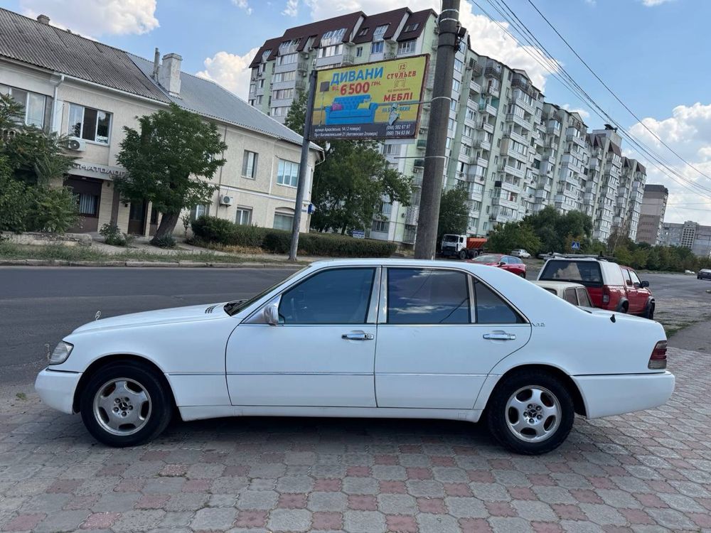Mercedes-Bens S300