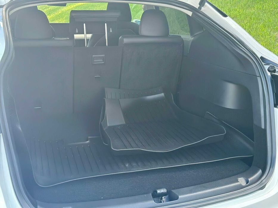 Tesla Model Y Long Range      2020