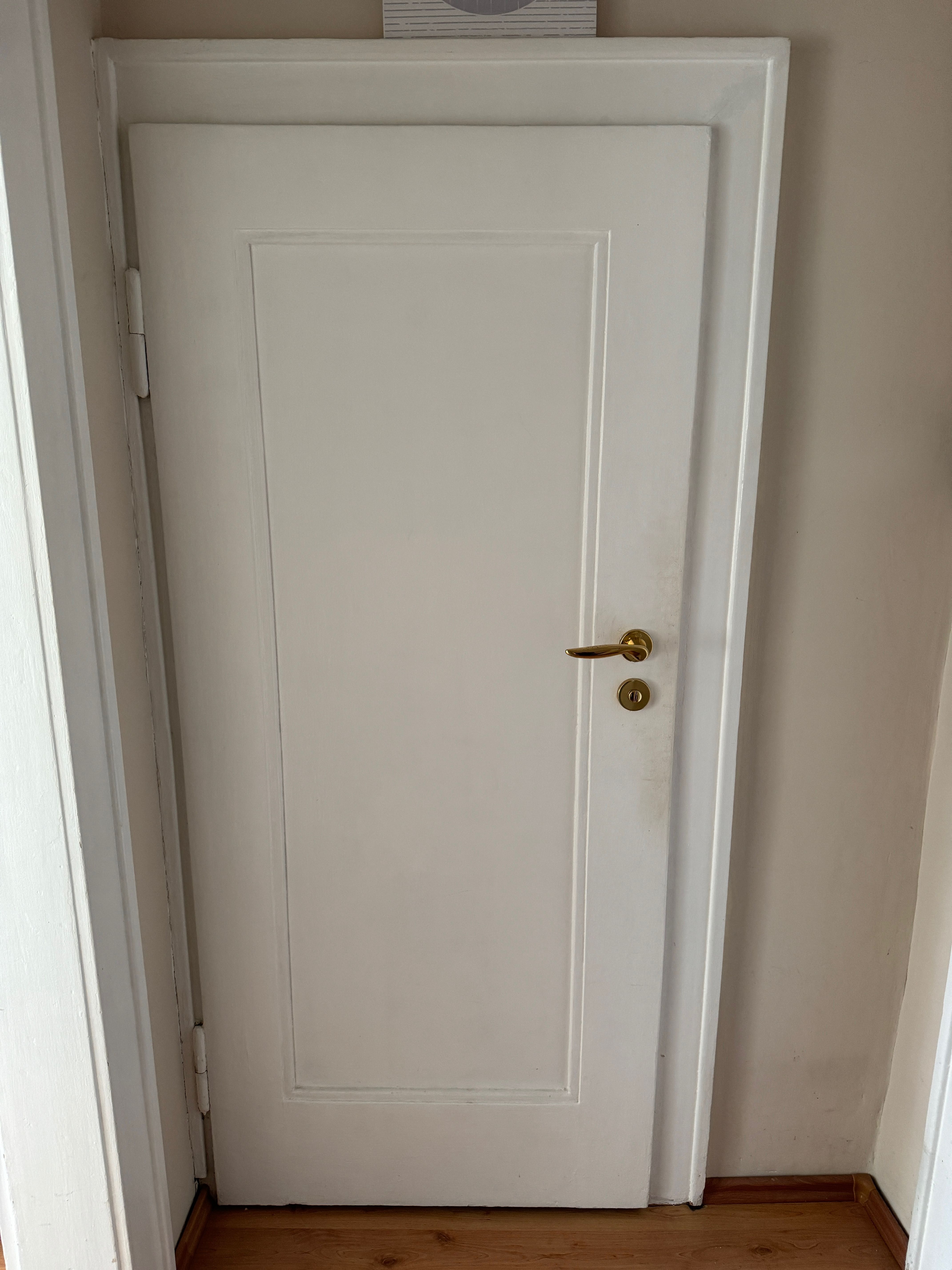 Stare poniemieckie drewniane drzwi z ościeżnicami