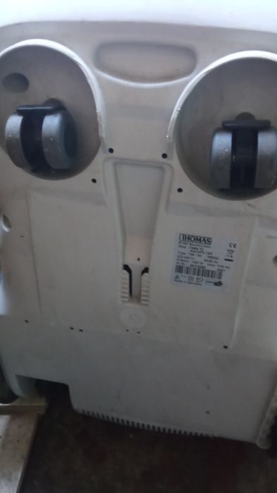 Продам пылесос моющий