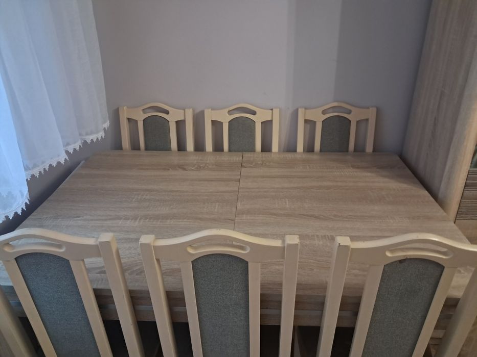 Sprzedam stół 140 + 2 wkładki po 40cm  + 6 krzeseł zapraszam