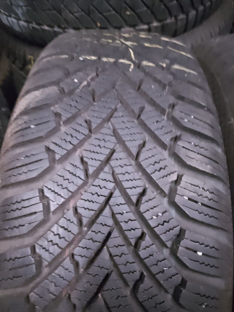 Opony zimowe 195/60 r15 Continental jak nowe