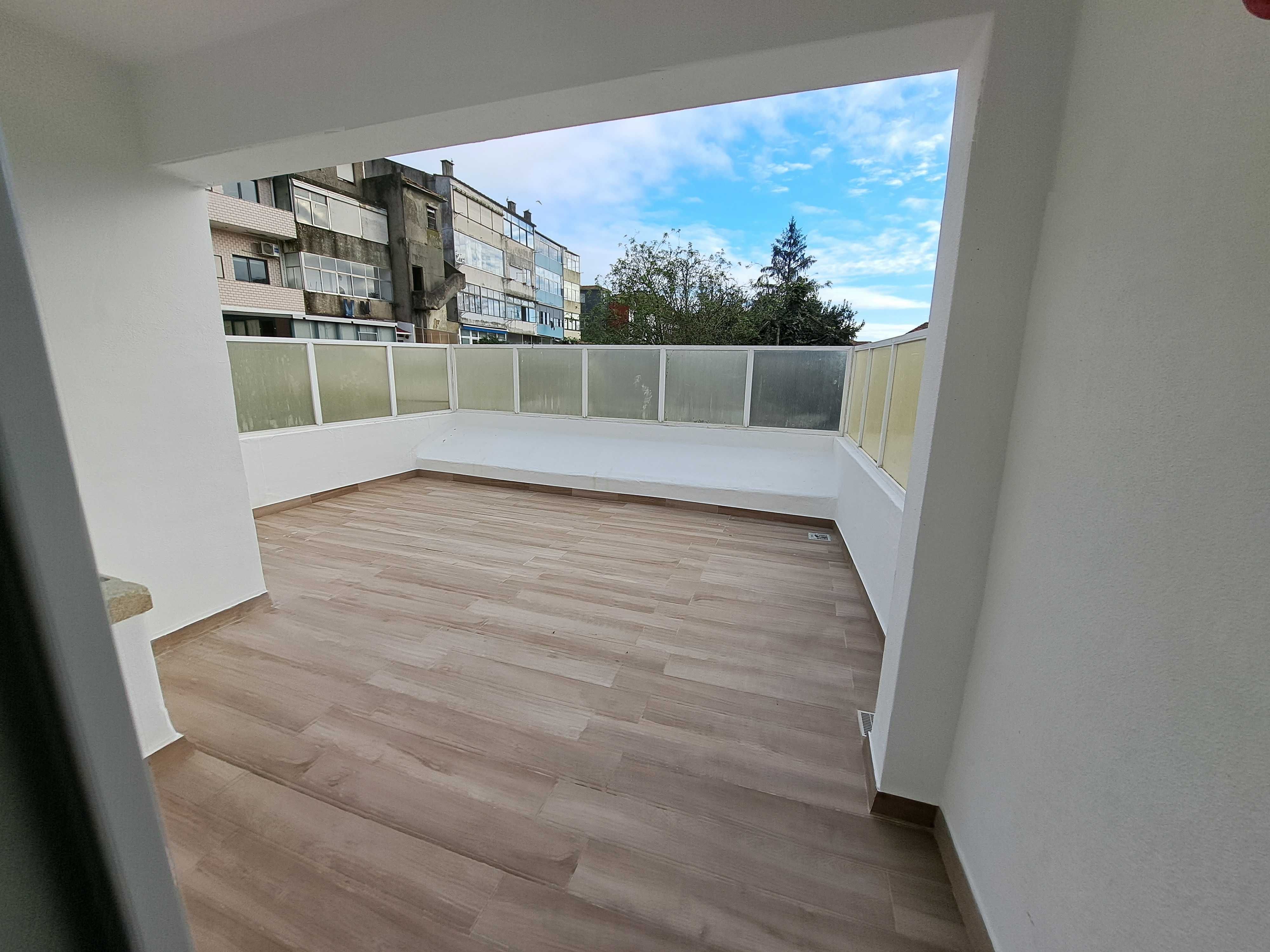 Arrendo quarto a menina estudante - Porto
