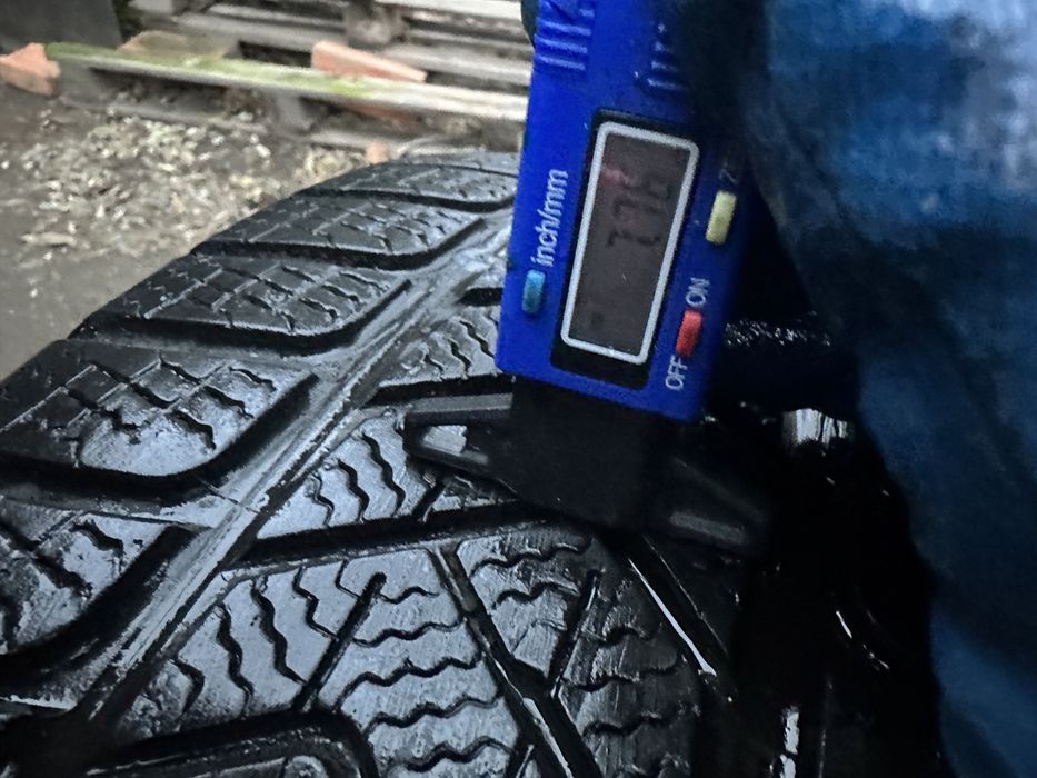 Шини зима Італія 245/45 R18 Pirelli , резина комплект Р18