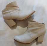 Botas Curtas Creme, 37