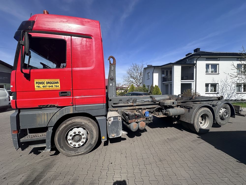 Mercedes-Benz Actros hakowiec specjalny - pomoc drogowa