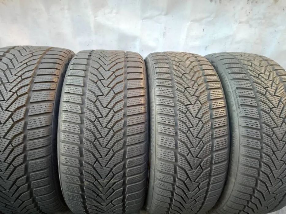Uniroyal Winter Expert 255/35 R19 96V 225/40 R19 93W 2024 7.5-8mm