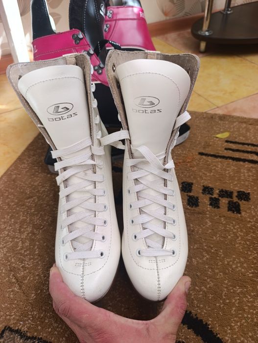 Продам коньки !!!