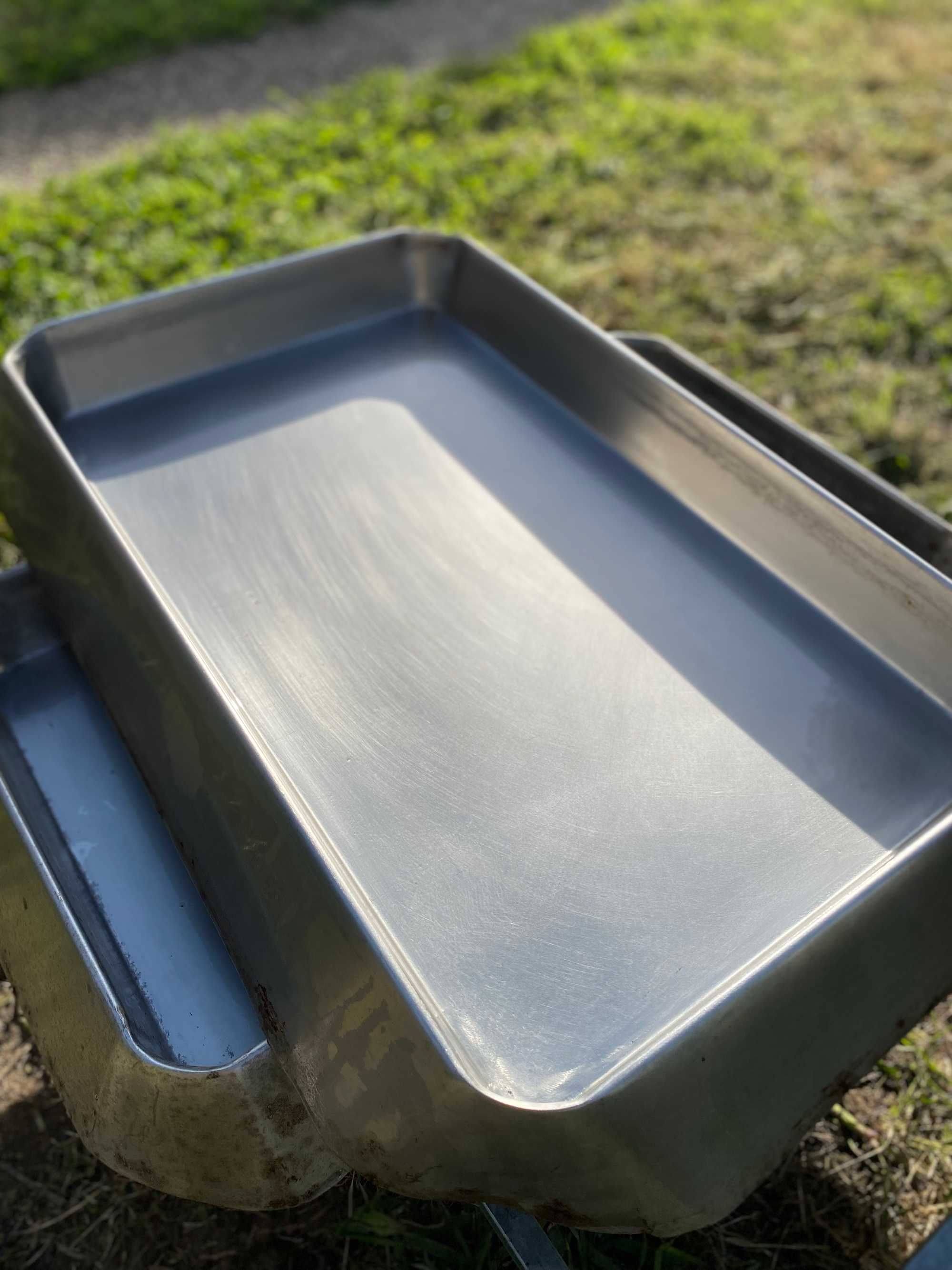 Venda de Carrinho e Tabuleiros em Inox