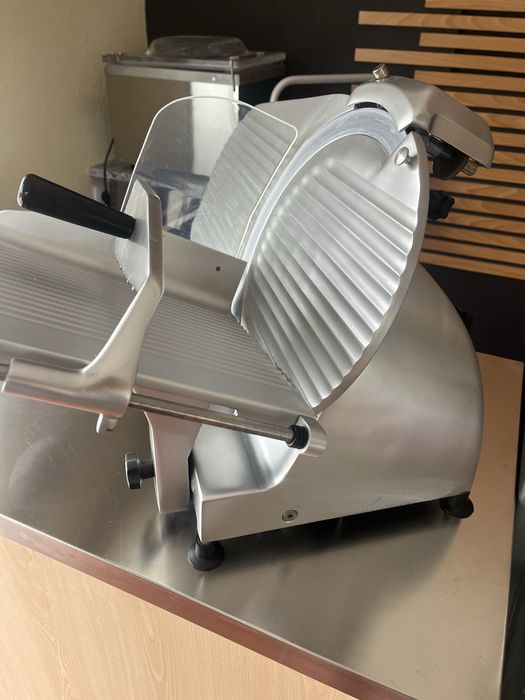 Maquina de cortar carnes