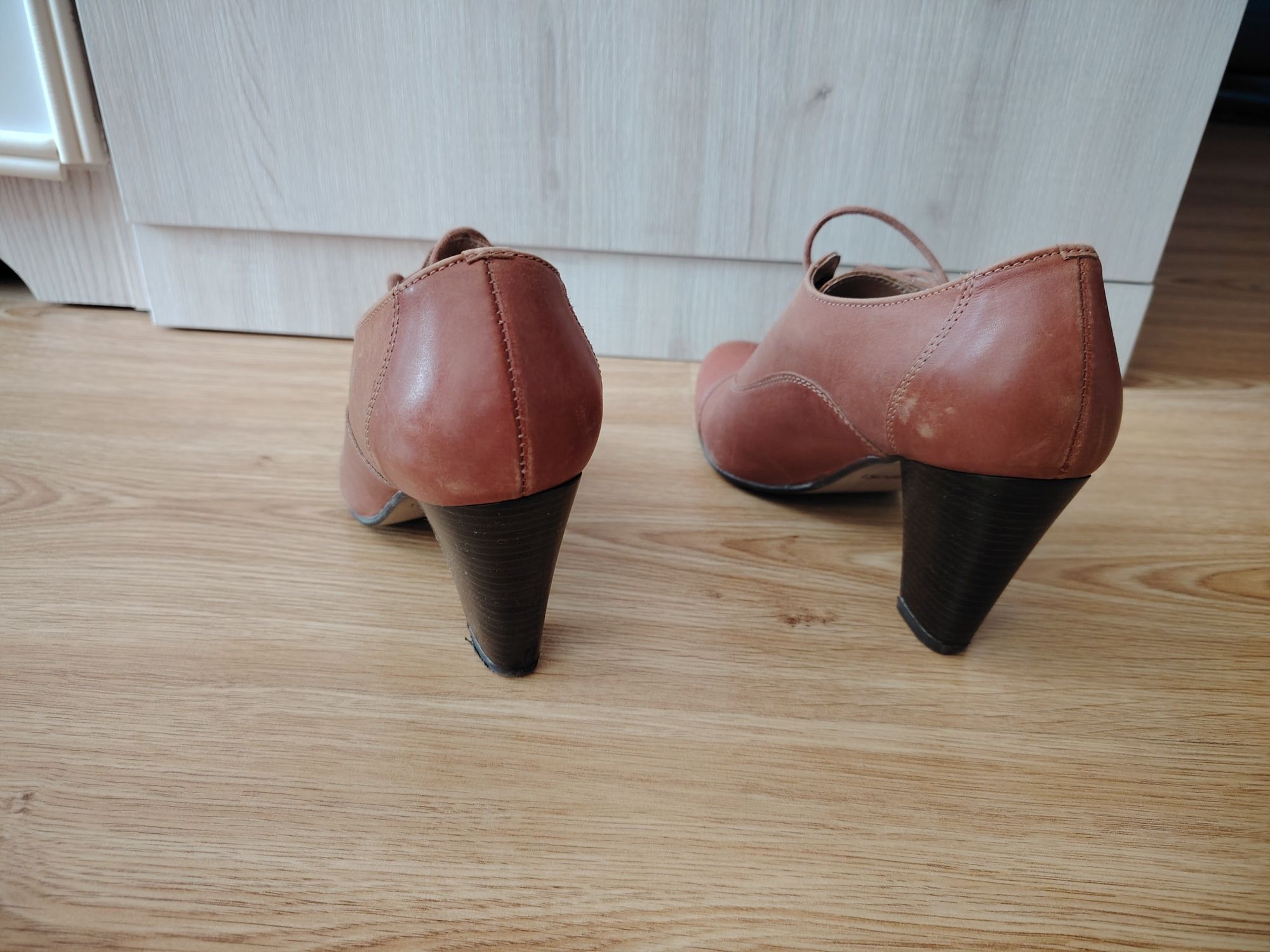 Buty wiosenne lasocki