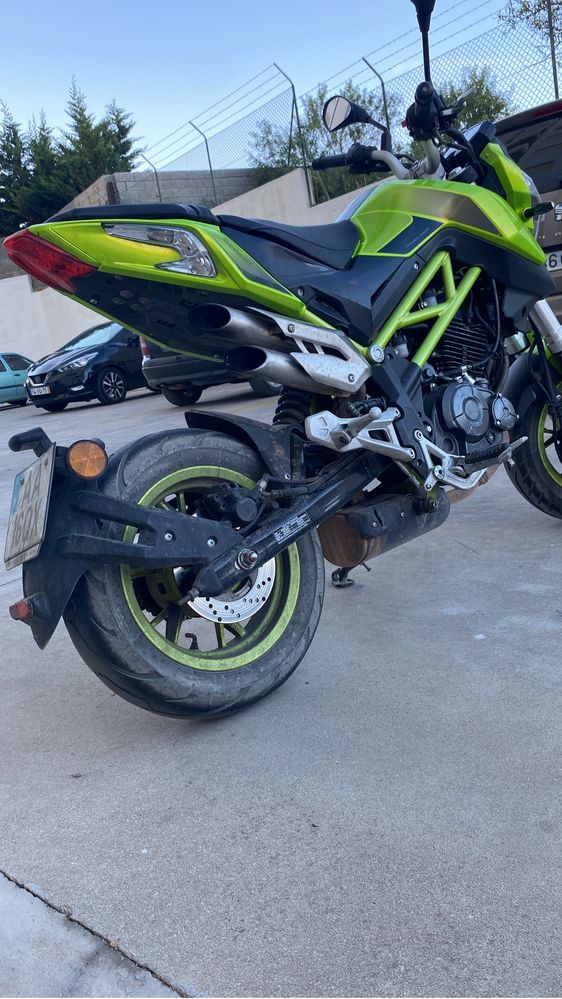Benelli tnt 125