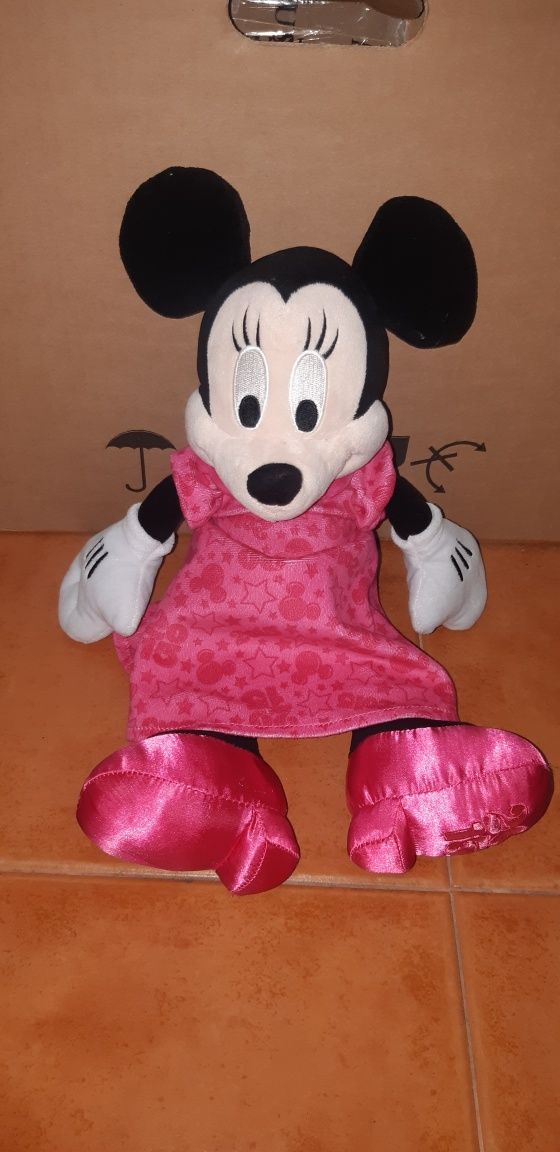 Minnie com 37 cm linda