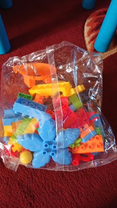 Дитячий ігровий столик зі стільцем