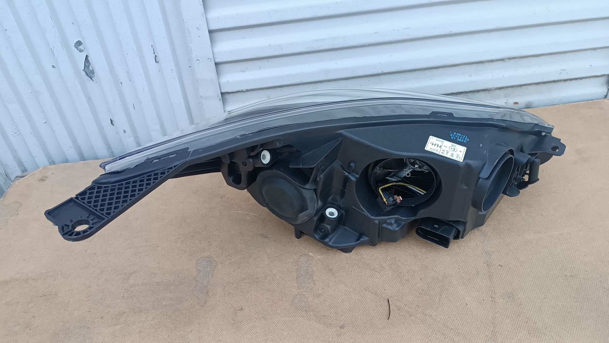 Vendo farol esquerdo de Ford focus 3