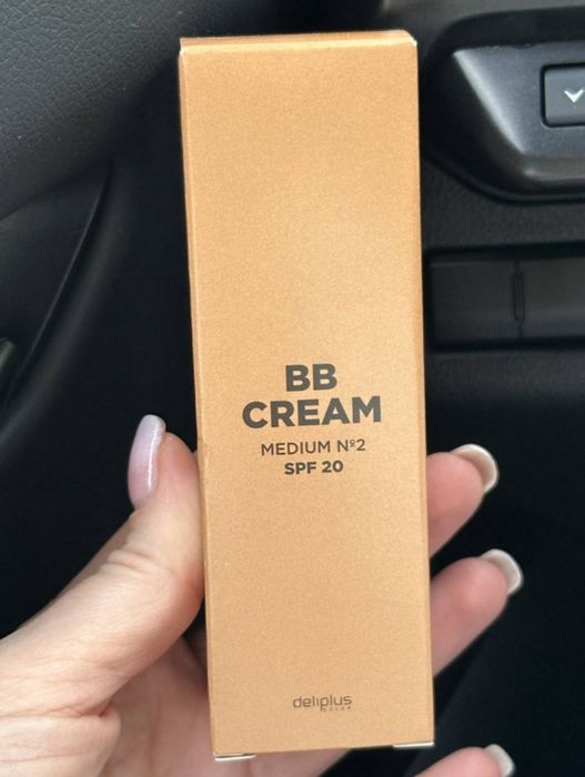 Тональний ВВ крем для обличчя з SPF20 Deliplus 50ml. Іспанія.