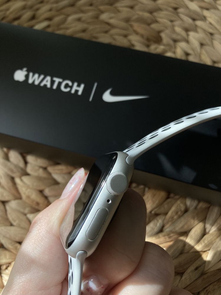 Apple Watch SE Nike, акумулятор – 100%!