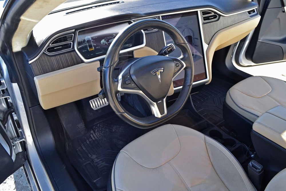 Продам Tesla Model S P85+