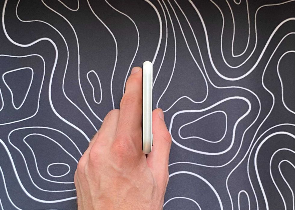 Превосходный iPhone SE 2022 - 128 гб - 92% АКБ - NEVERLOCK - STARLIGHT