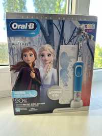 Електрична зубна щітка Oral-B Braun Pro  Kids Frozen + Футляр