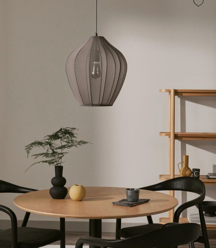 Piękna lampa Beau szara