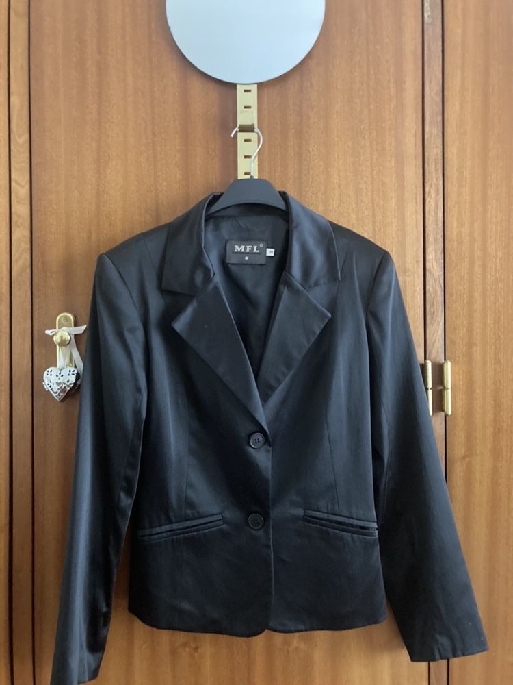 Blazer cetim preto