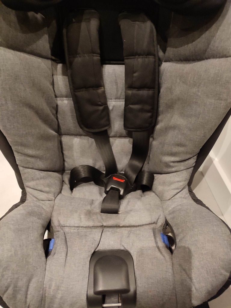 Fotelik samochodowy Axkid Minikid