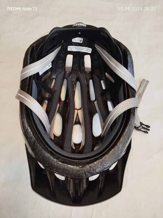 Велосипедный шлем марки Specialized