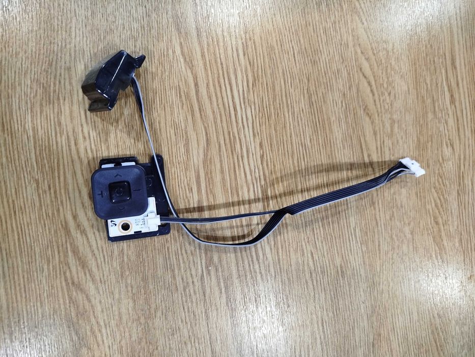 Receptor de infra vermelhos e módulo WI-FI