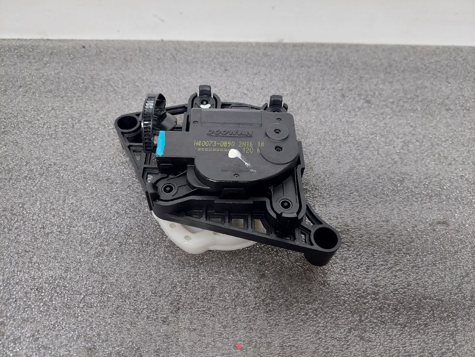 Motor da comporta da sofagem KIA Rio III (UB)