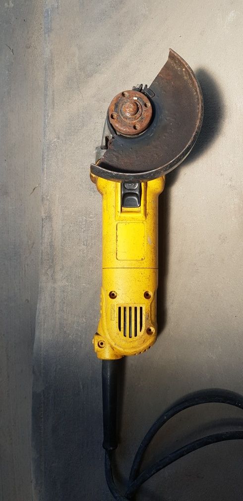 Dewalt D28139 szlifierka uszkodzona