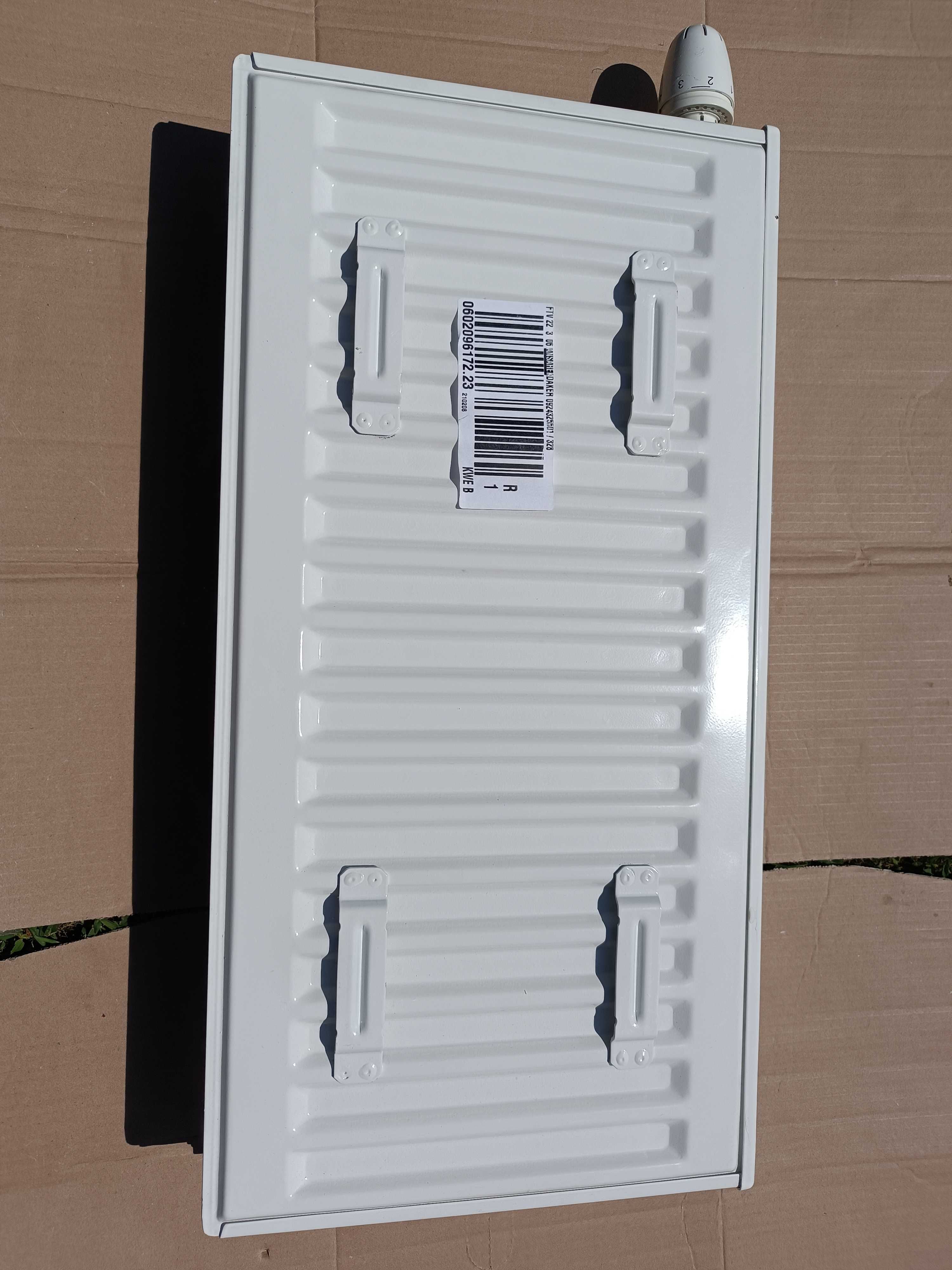 Grzejnik płytowy KERMI V22 300x600