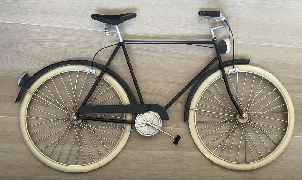 Metalowy „Rower” na scianę