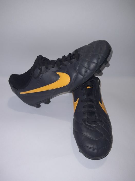 Продам бутсы, футзалки,сороконожки