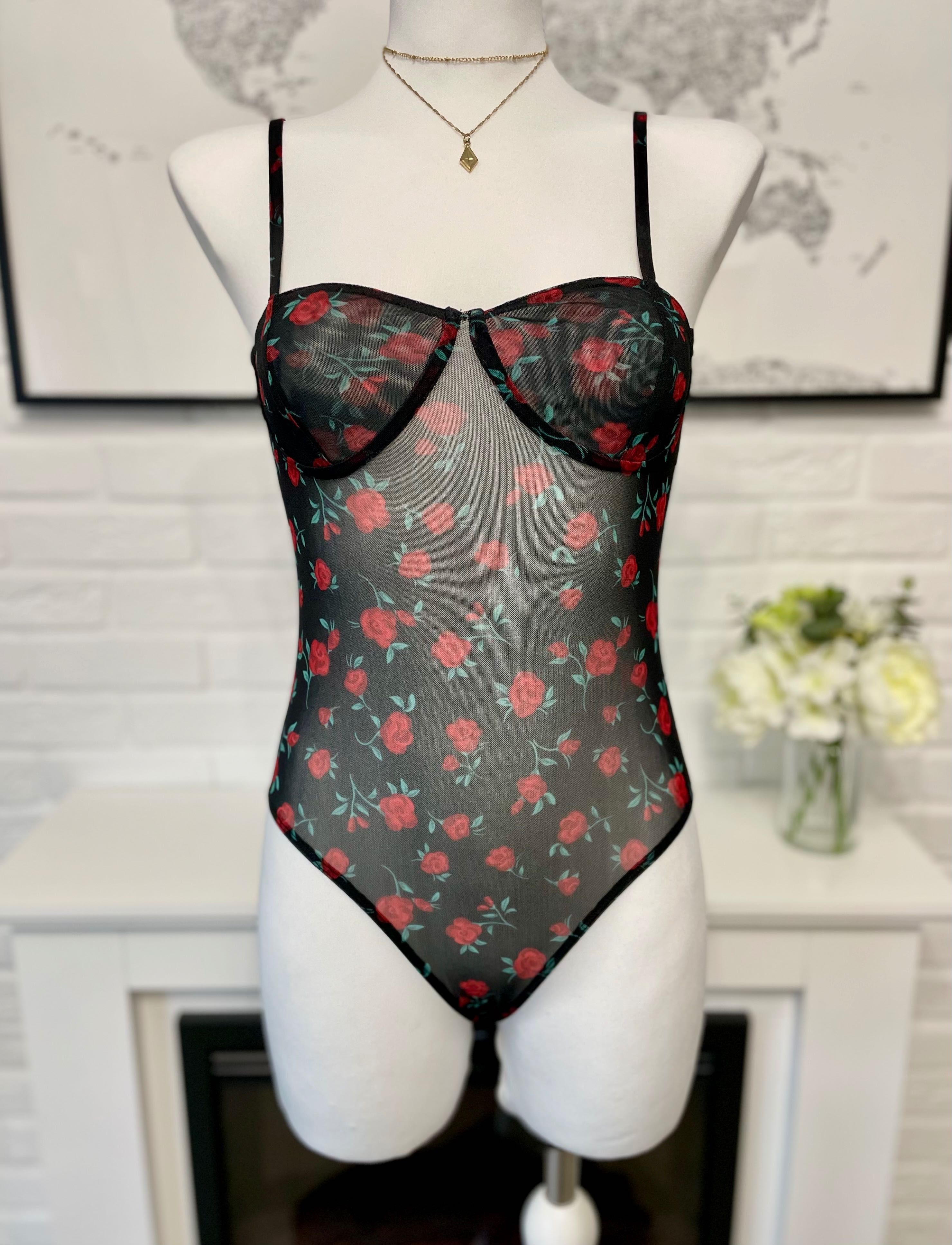 Czarne siateczkowe Sexy body na ramiączkach w czerwone róże r. S 36