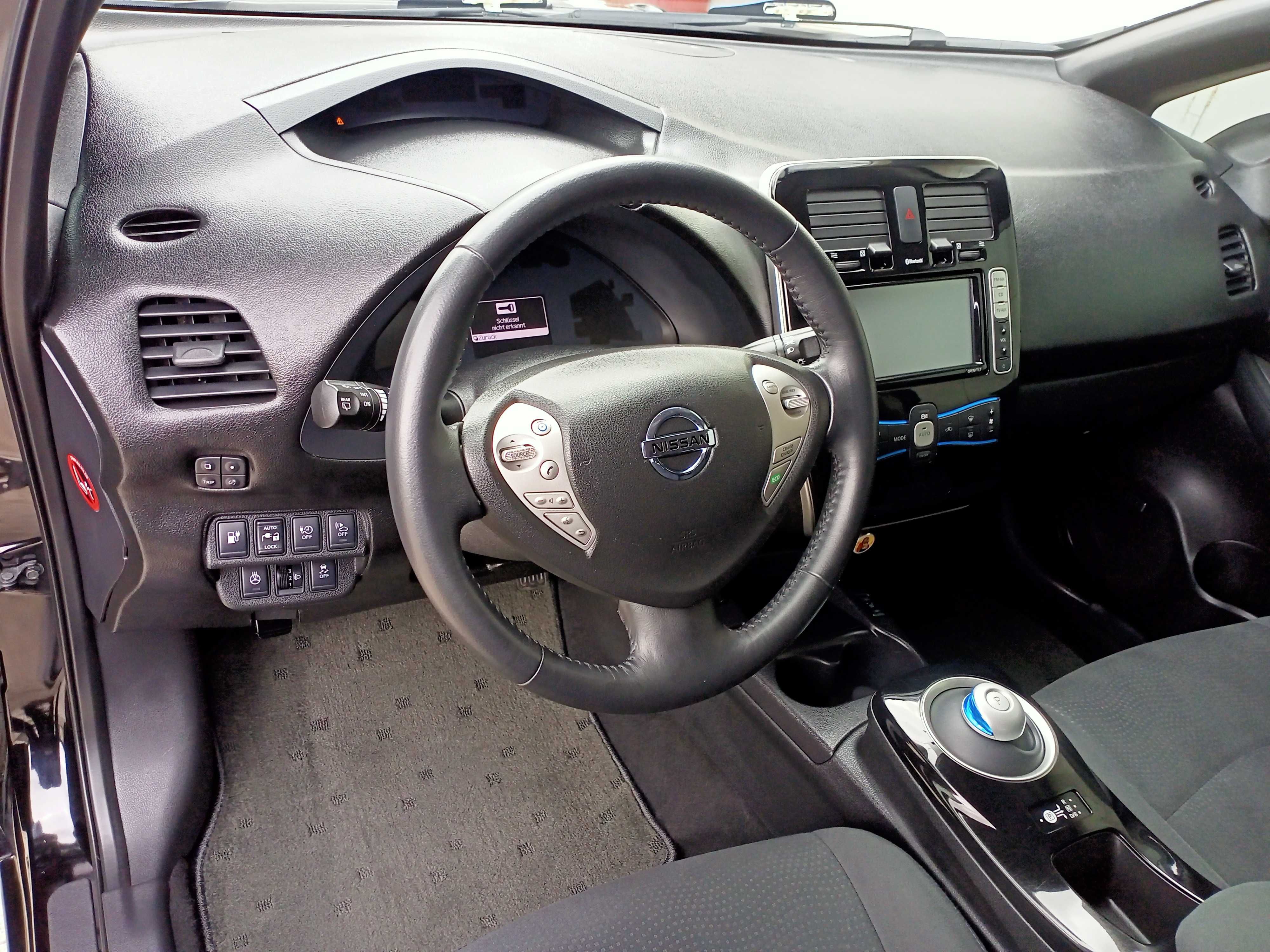 Продам свой NISSAN LEAF - электро, в идеальном состоянии!