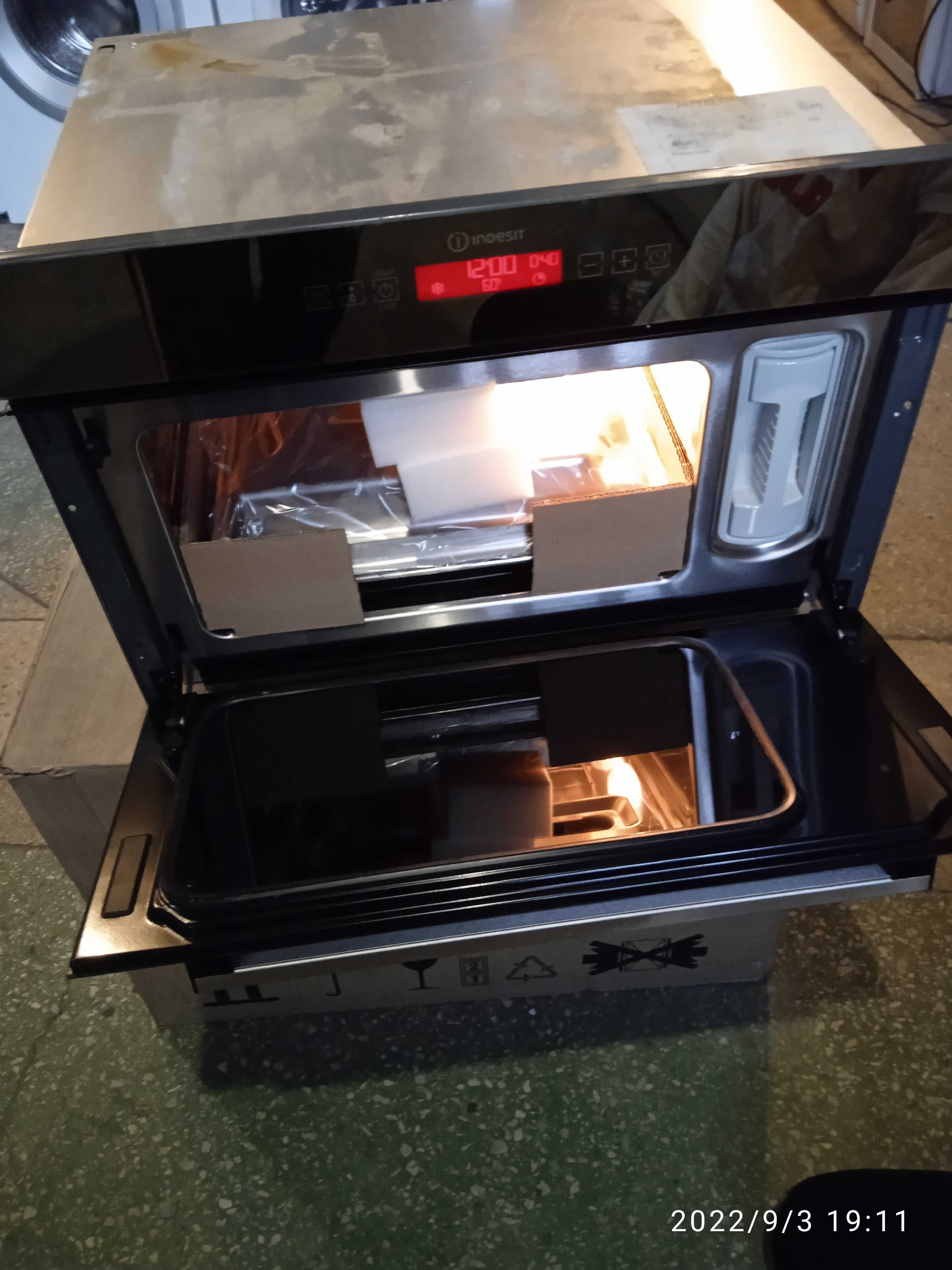 Нова  пароварка  Indesit sim100