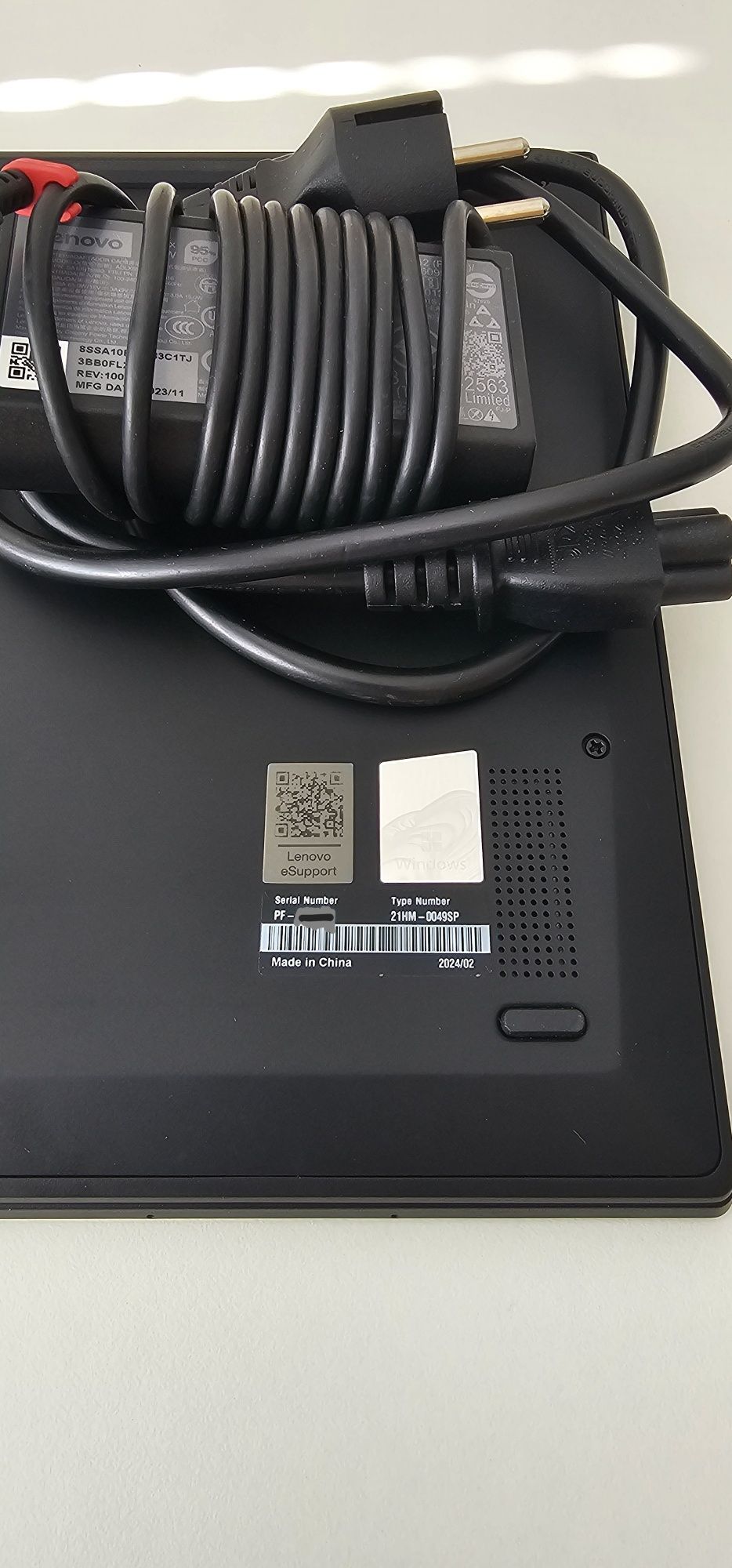 Portatil Lenovo Carbon X1 gen 11 model 21HM-0049SP garantia 03.04.2027