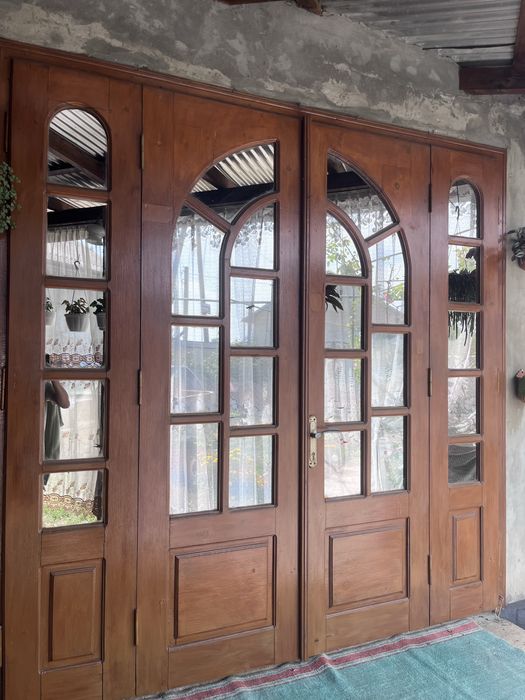 Вхідні двері , гаражні можуть бути