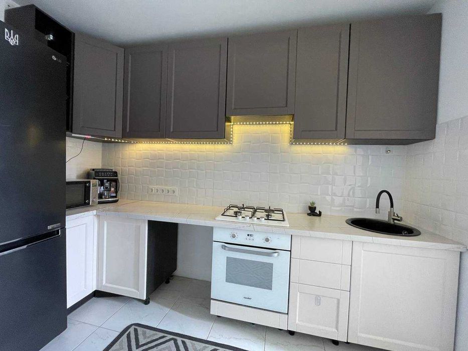 2-кімнатна квартира з ремонтом та меблями