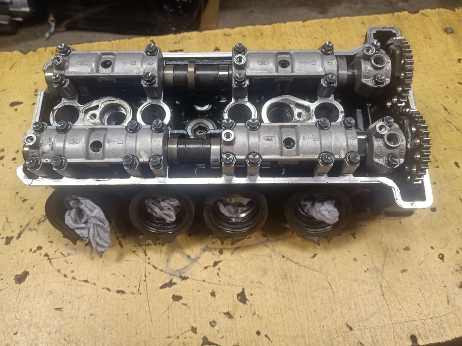 Yamaha R1 RN09 głowica kompletna