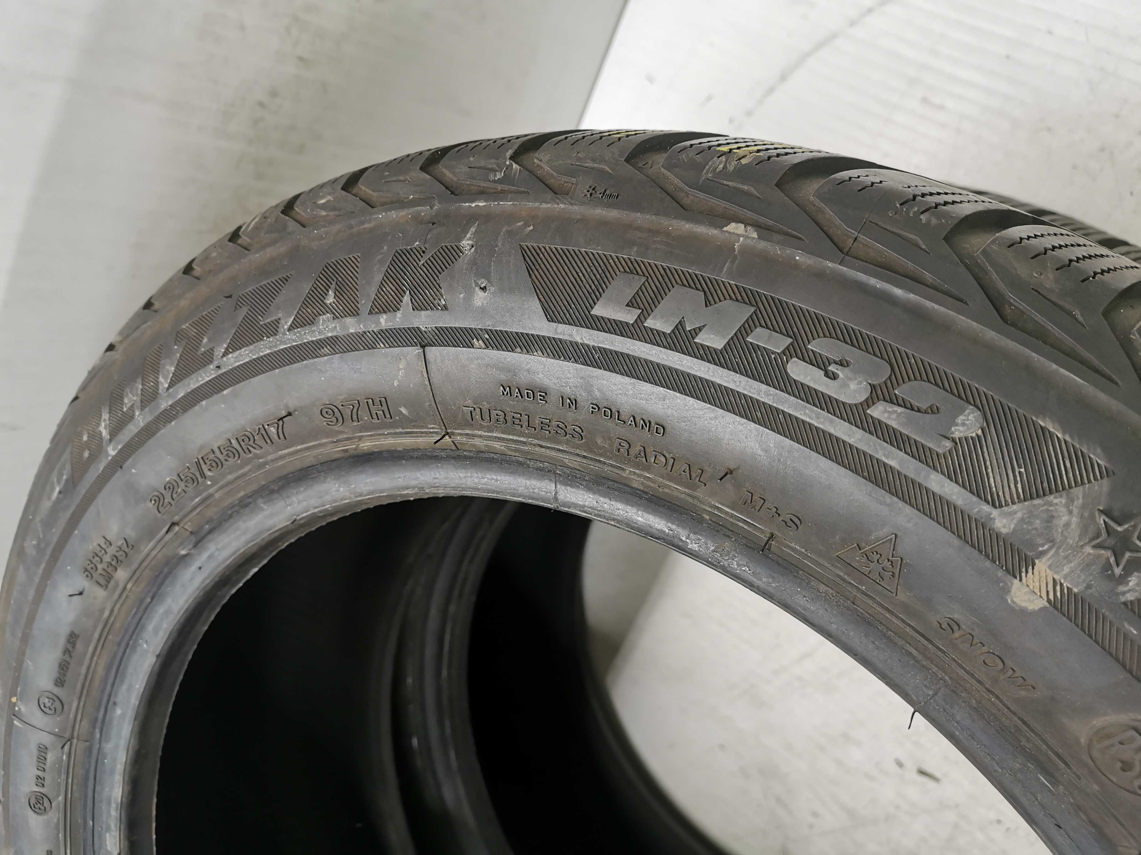 1x Bridgestone Blizzak LM-32 225/55r17 97H 6,4mm N1063