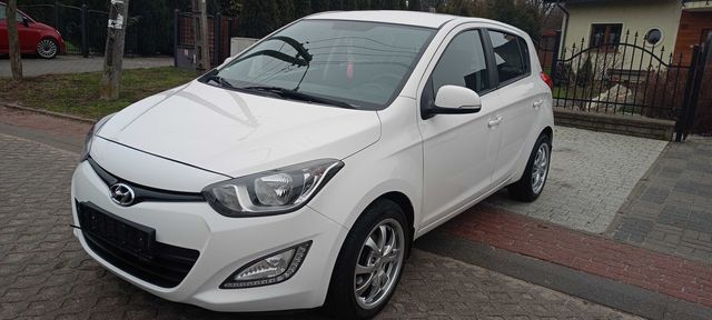 Hyundai I20 Facelift 1,4 Automat 2013rok 90Tkm