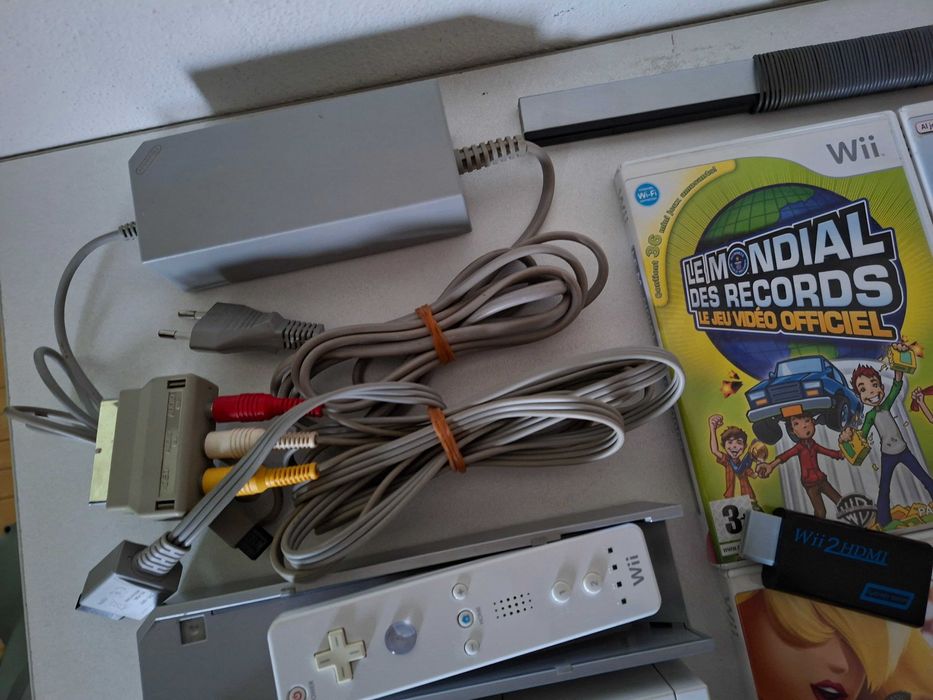 Nintendo Wii Branca 1º Modelo + 1 Comando + 6 jogos *100% Funcional*