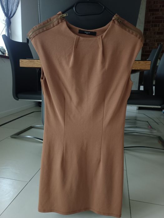 Tunika sukienka Reserved S jesienna z zameczkami brązowa stylowa