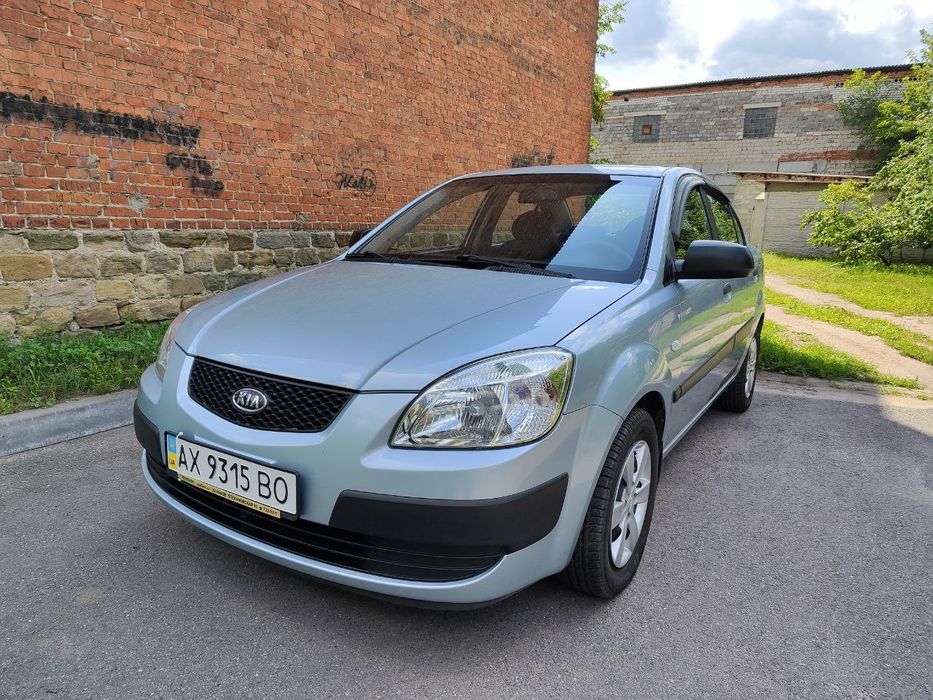 Продам KIA RIO 2008 года