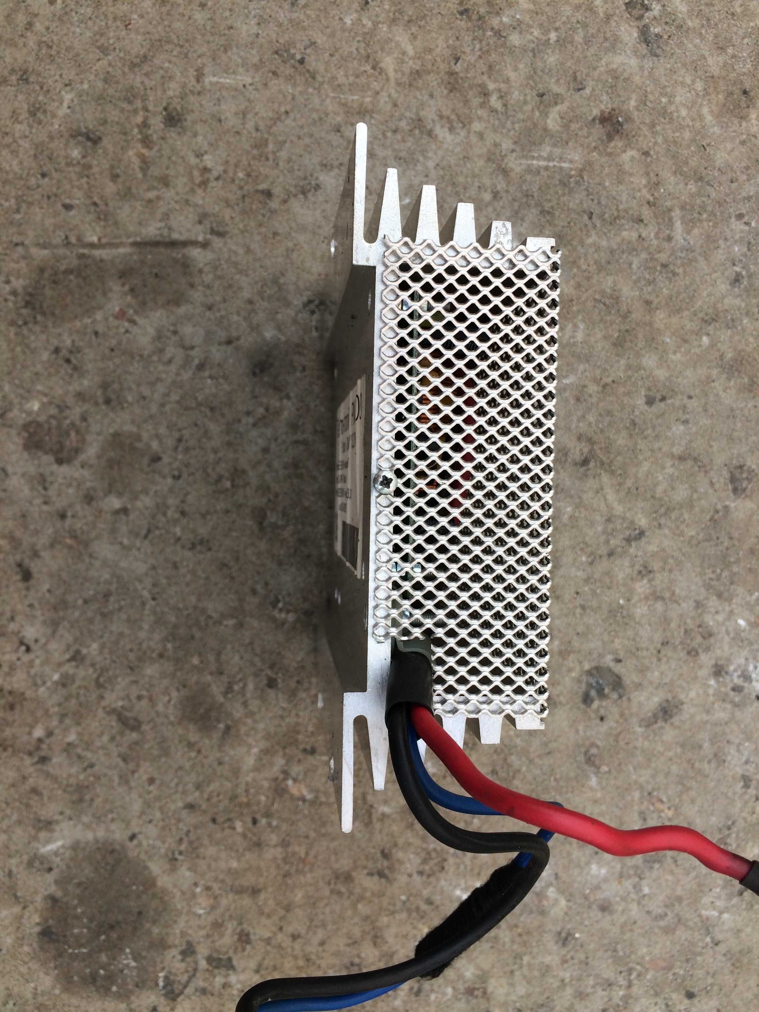 преобразователь   24v-12v  300W для грузовиков