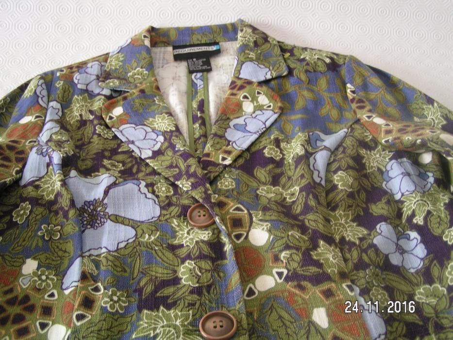 Casaco de Senhora estampado em cores muito bonitas