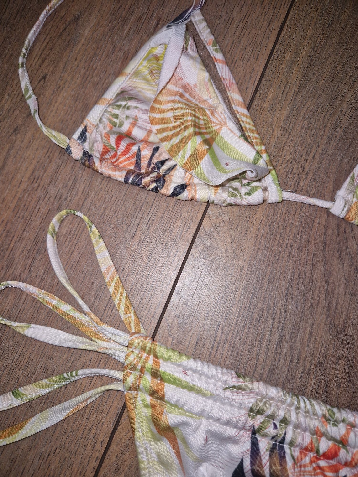 Bikini M estilo brasileiro