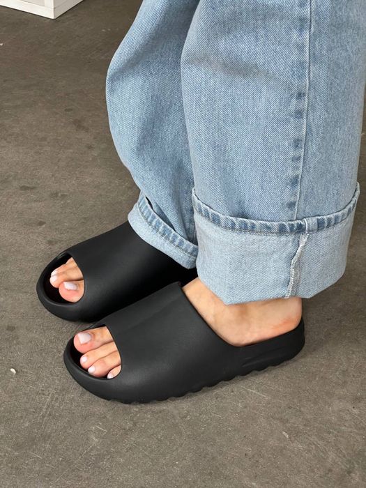 Klapki Yeezy Slide black